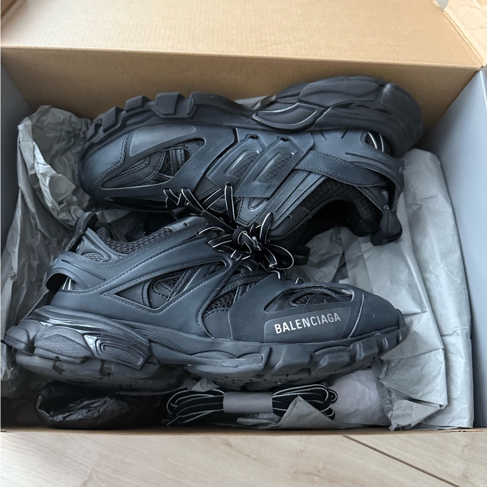 Balenciaga Track Triple Black - Picture 3 of 5